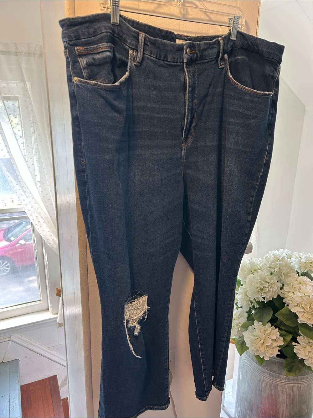 VGUC Good American CroppedStraight-Leg Jeans, Knee Distress, Classic 5 Pockets